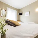Graca Heartwarming Flat